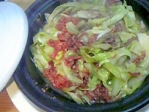 キャベツとコンビーフのタジン鍋。(電子レンジ版)